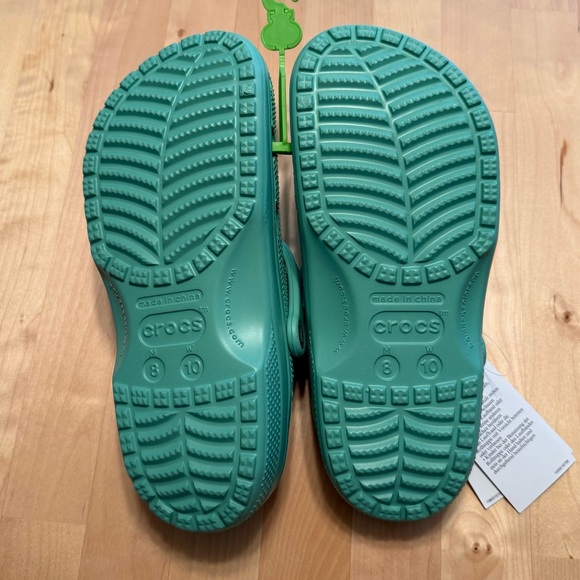 Crocs Adult Classic Clog - women’s 10/men’s 8 - Picture 3 of 5